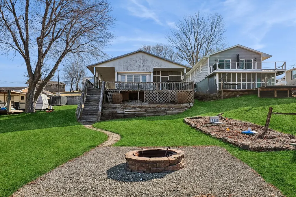 204 Eastside Ln