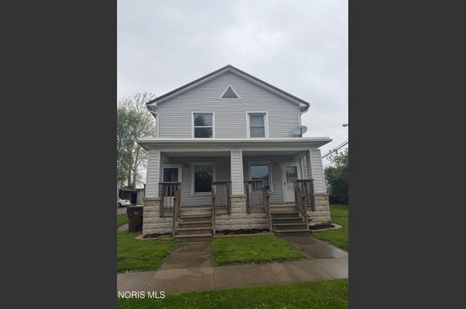 102 W Lynn St