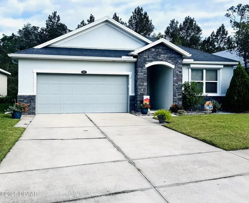 525 Champion Ridge Dr