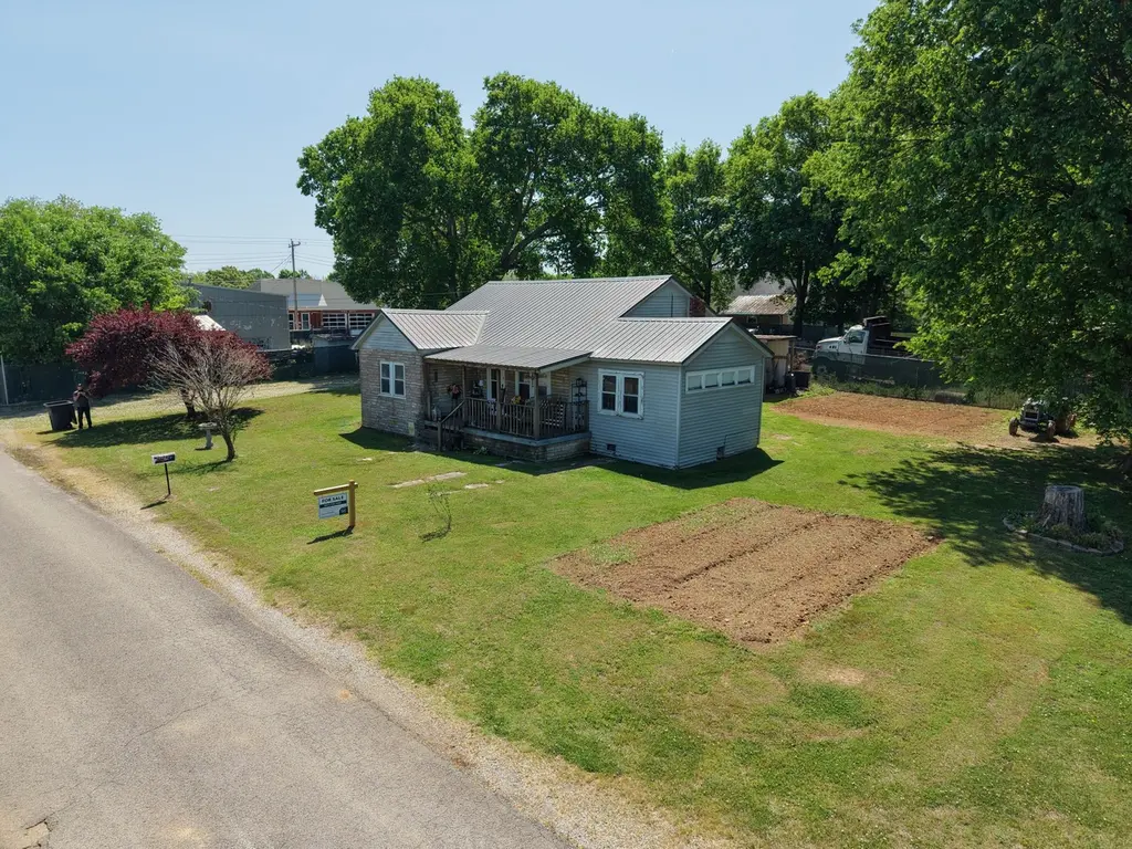 404 Mcmurtrey St