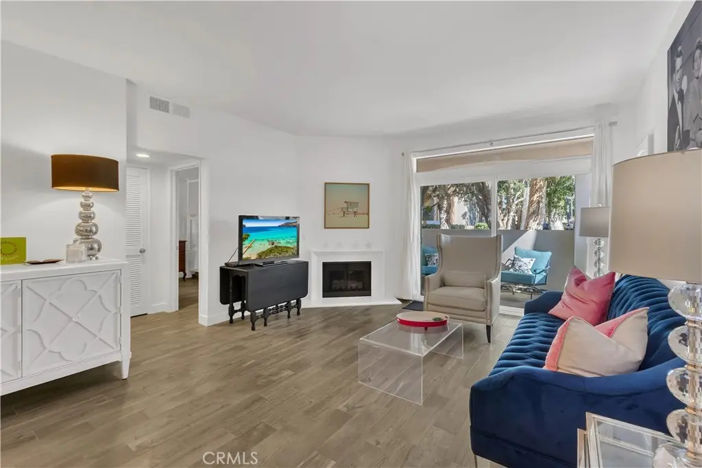 358 Villa Pt