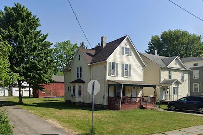 460 W 3rd St