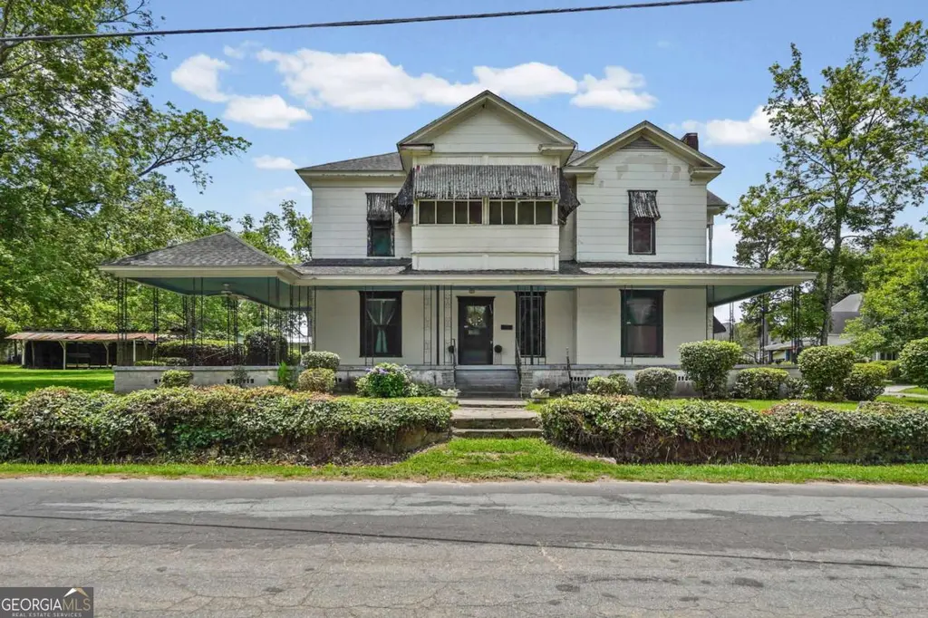 110 W Sixth