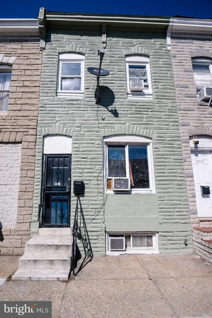 3702 E Lombard St
