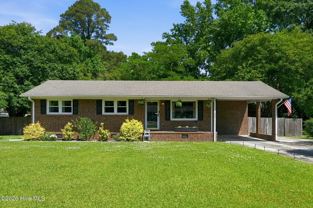 124 Humphrey Blvd