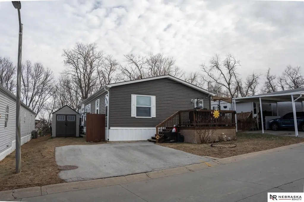 3977 S 150th Plz #254