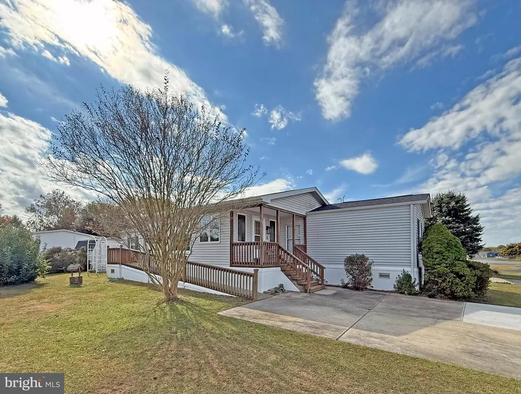 1 Andover Ln Unit B-16