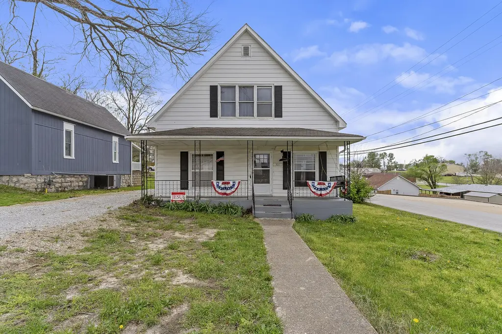 301 E Webster Ave