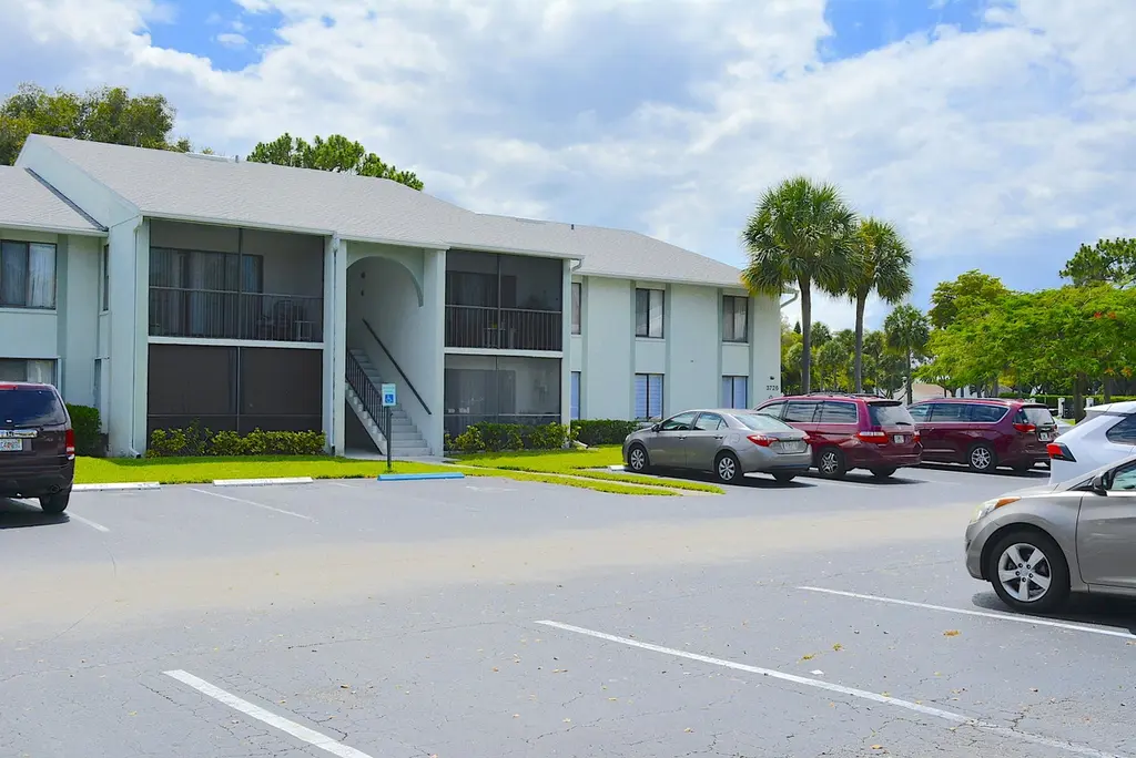 3726 Savoy Ln Unit D2