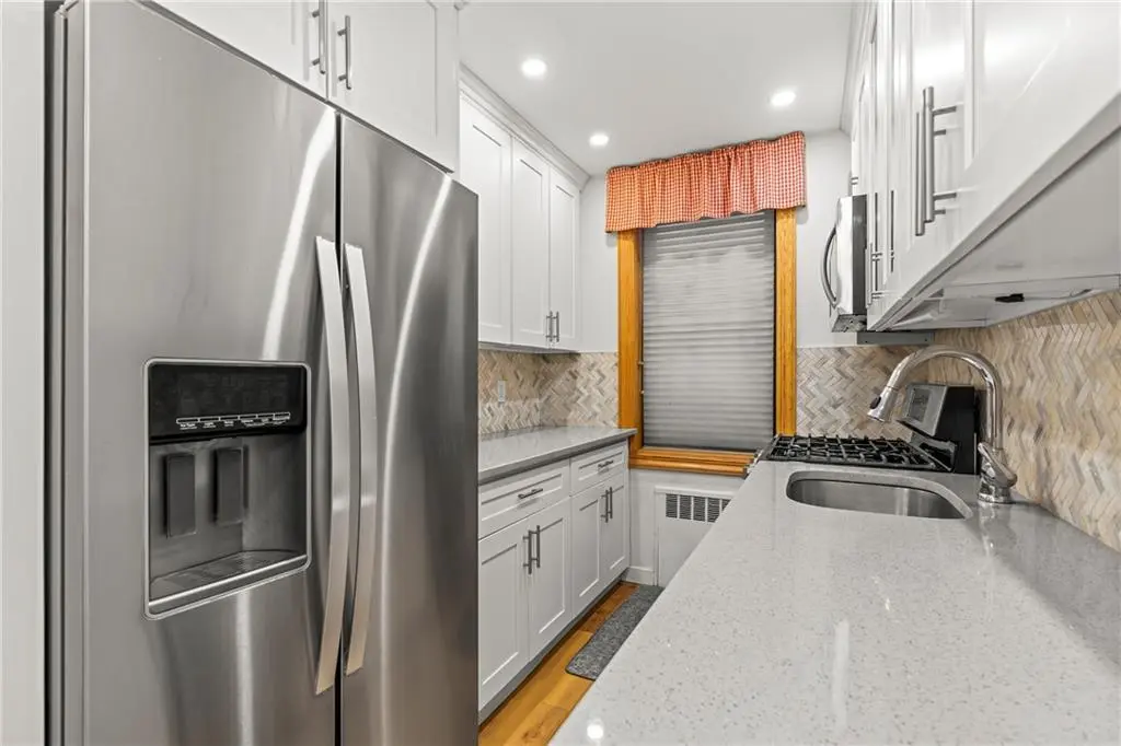 2209 Knapp St Unit 1F