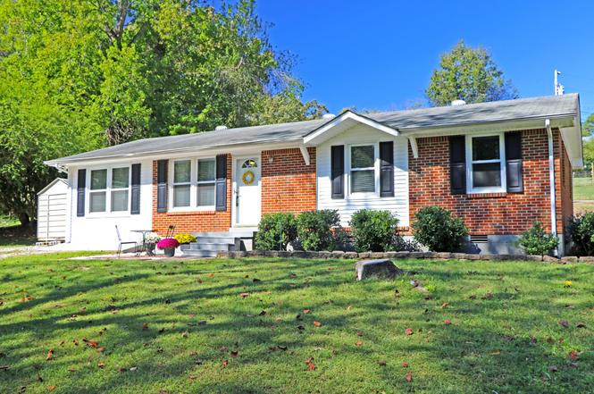 241 Castle Ln