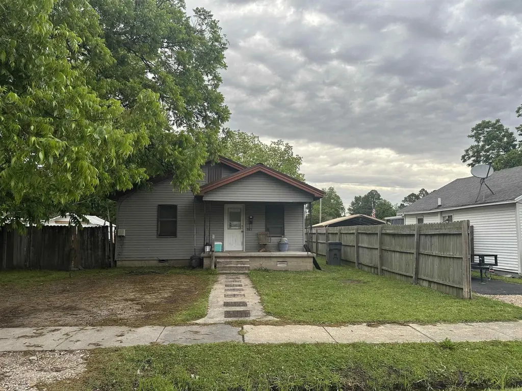 527 W Mueller