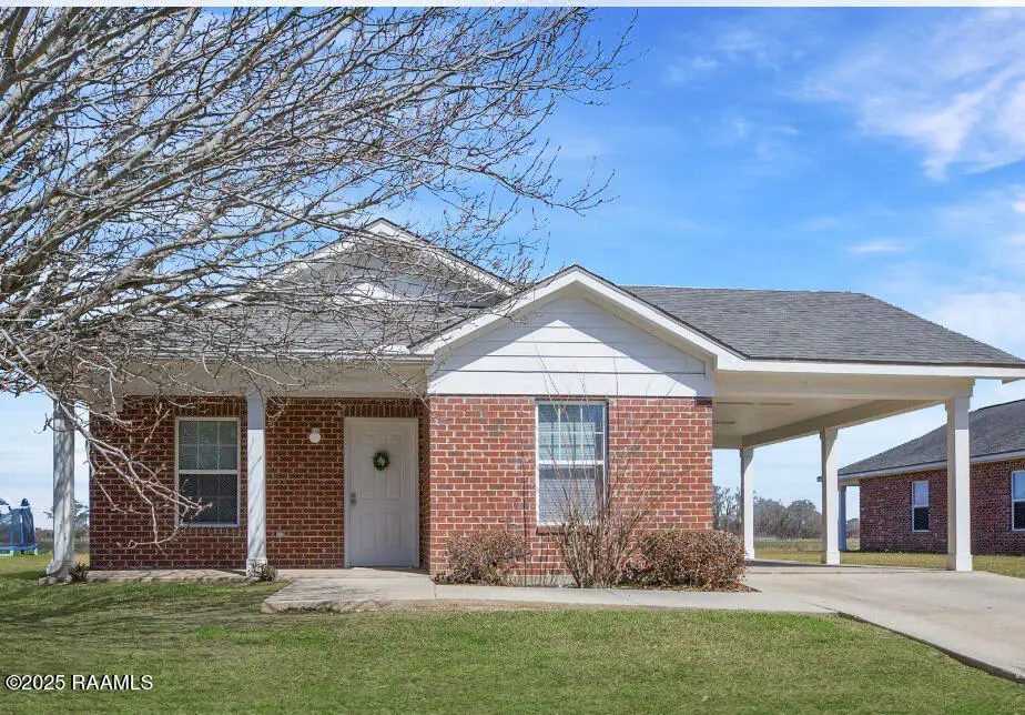 1002 West End Dr