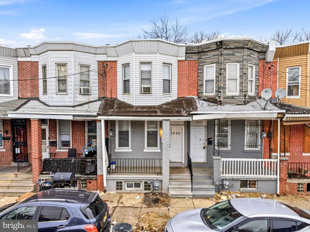 1235 Thurman St