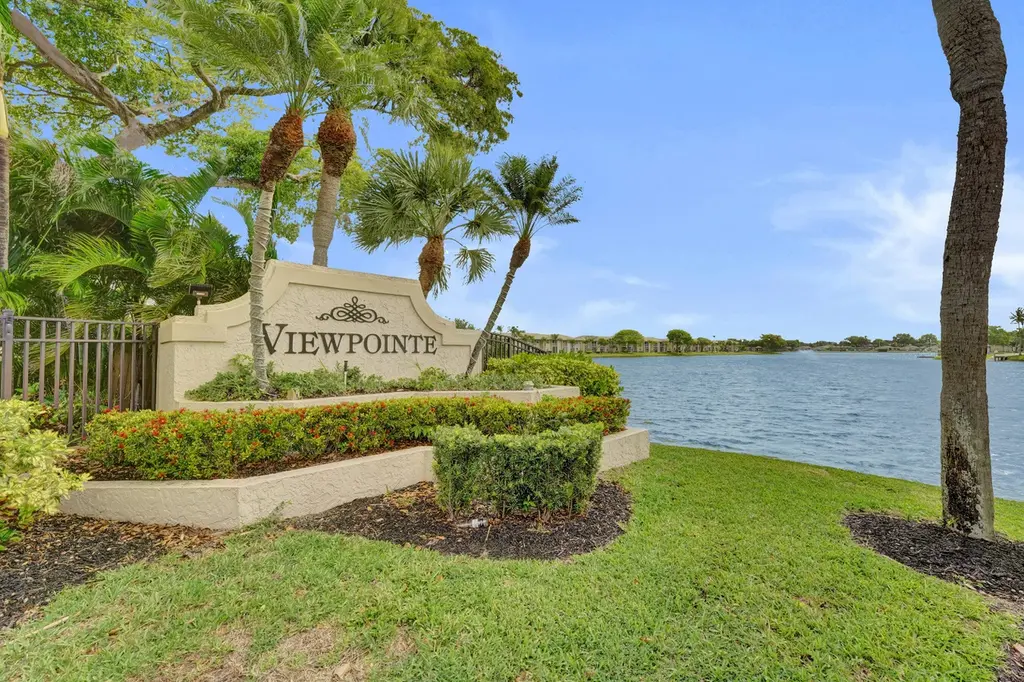 5531 Lakeside Dr #202