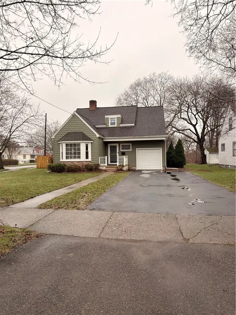 834 Maple Ave