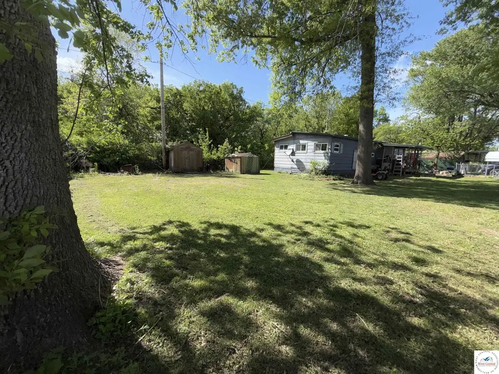 1581 Crestview Dr