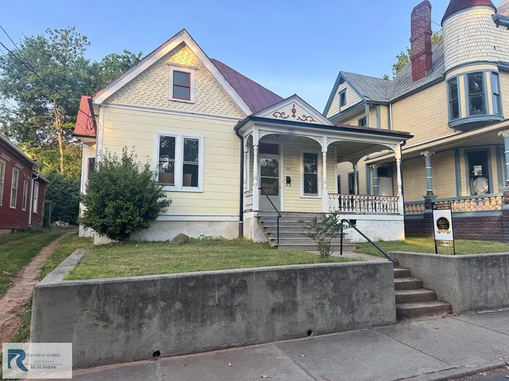 130 Chestnut St