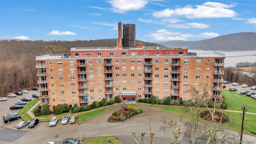 1 Lakeview Dr Unit 4L