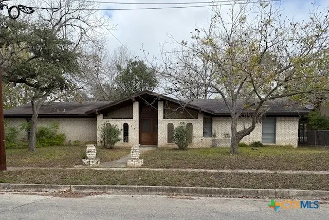 215 Price St