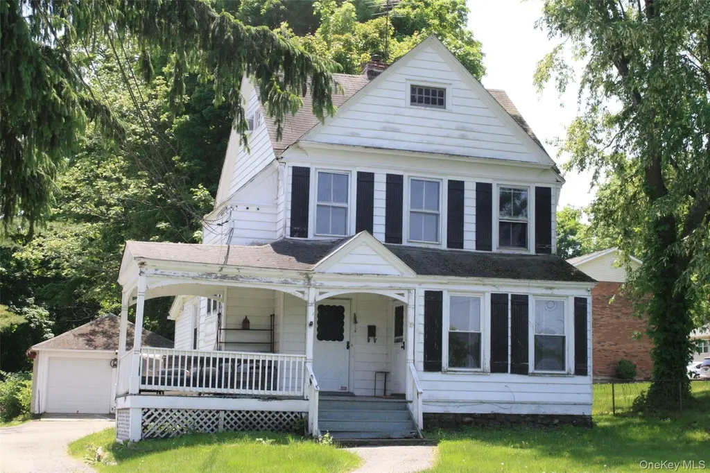 18 Church St
