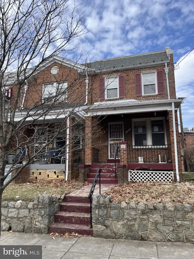 1807 Fort Davis St SE