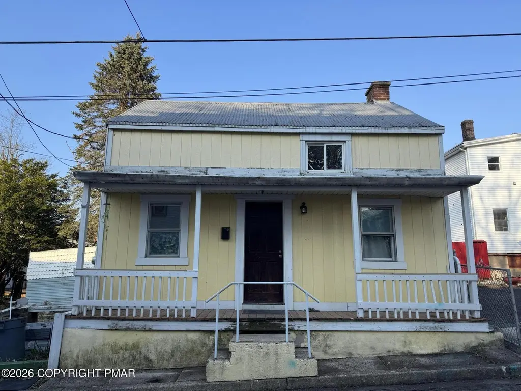 17 Holland St