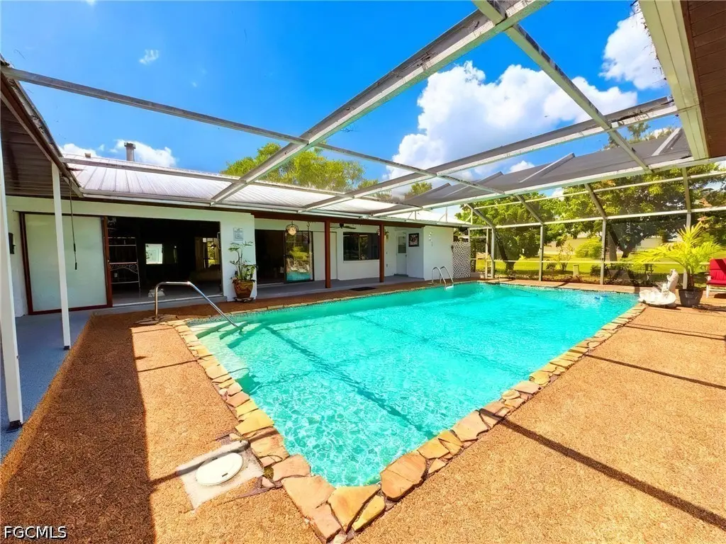 196 E Mariana Ave