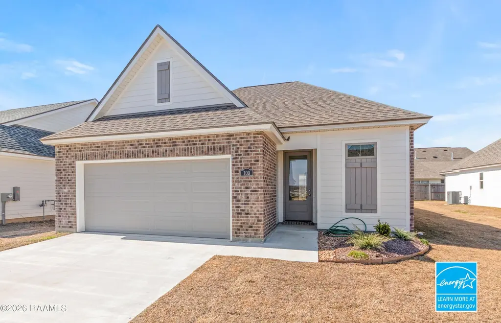 109 Lilian Ln
