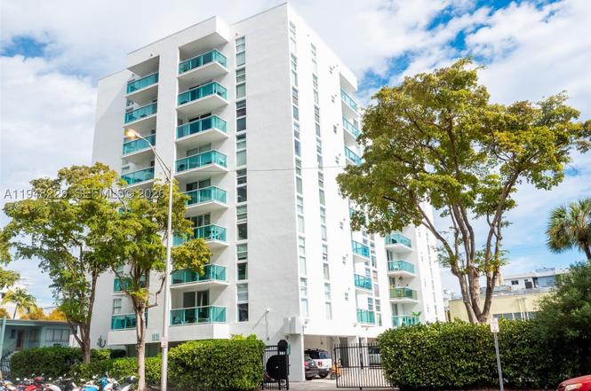 1035 West Ave Ph 06