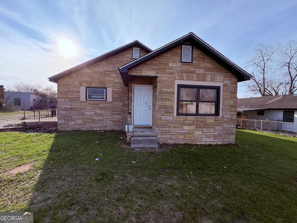 1487 Brentwood Ave