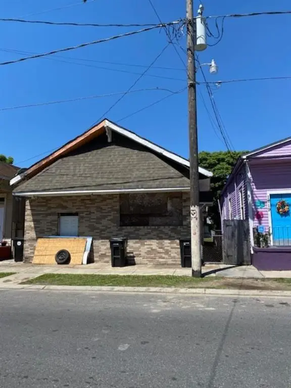 1123 Teche St