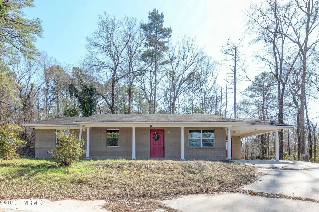 585 Pippins Rd