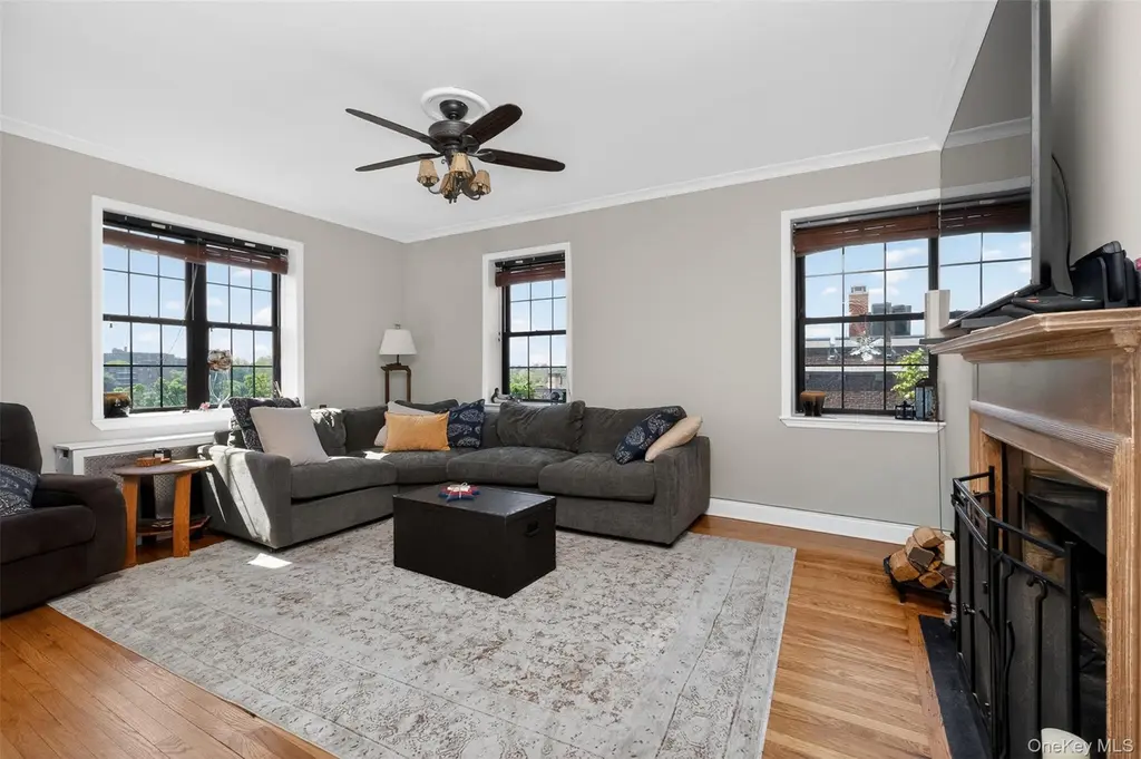 824 Bronx River Rd Unit 7C