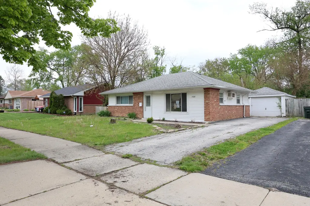 366 Blackhawk Dr