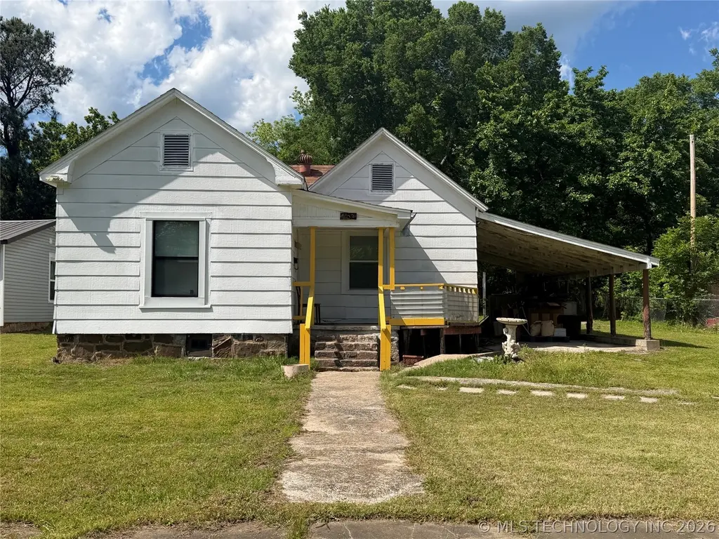 403 E Blair