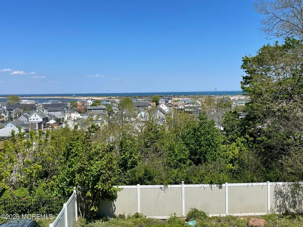 112 Navesink Ave