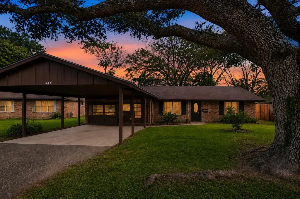 535 Eldridge Dr