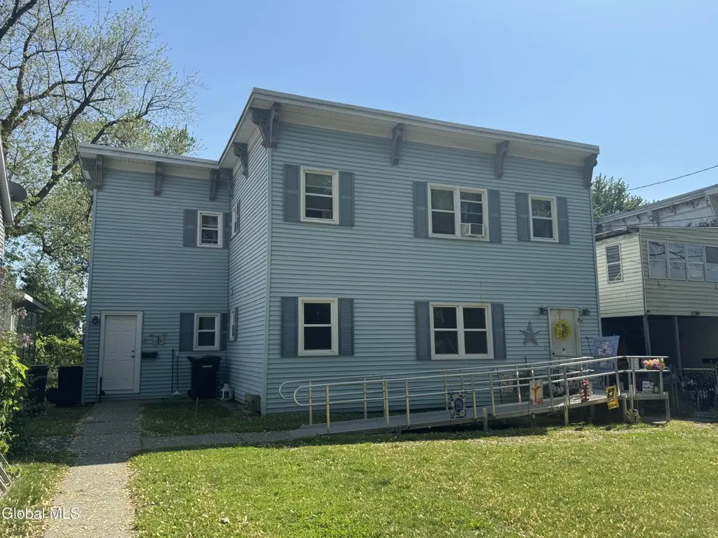 2 Mcloughlin Ln