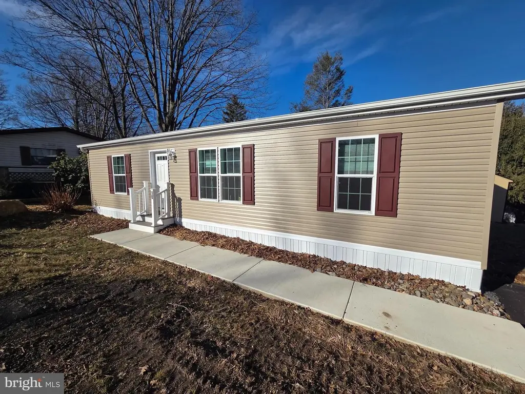 10 Woodedge Dr