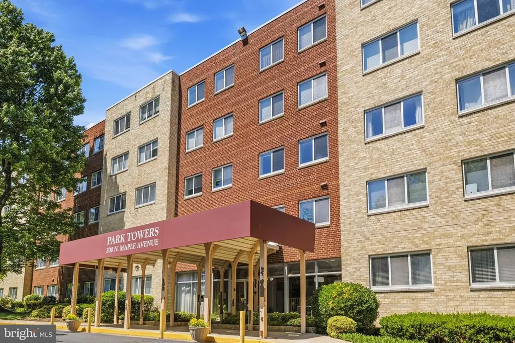 200 N Maple Ave #110