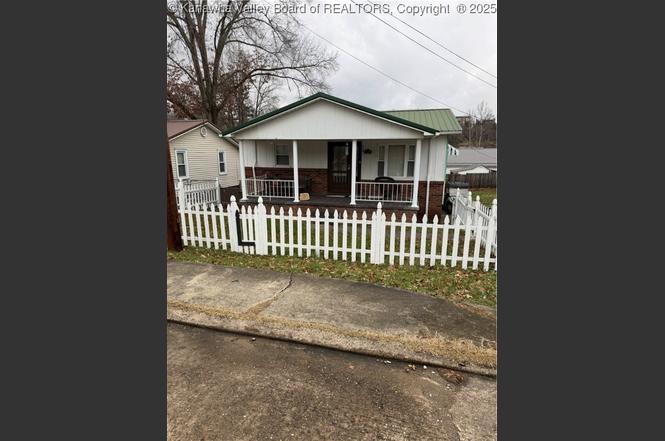 413 Lore St