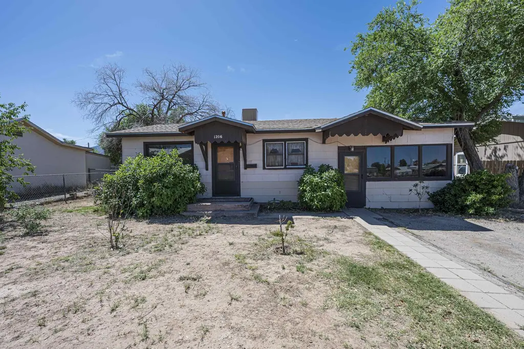 1206 E Sixteenth St