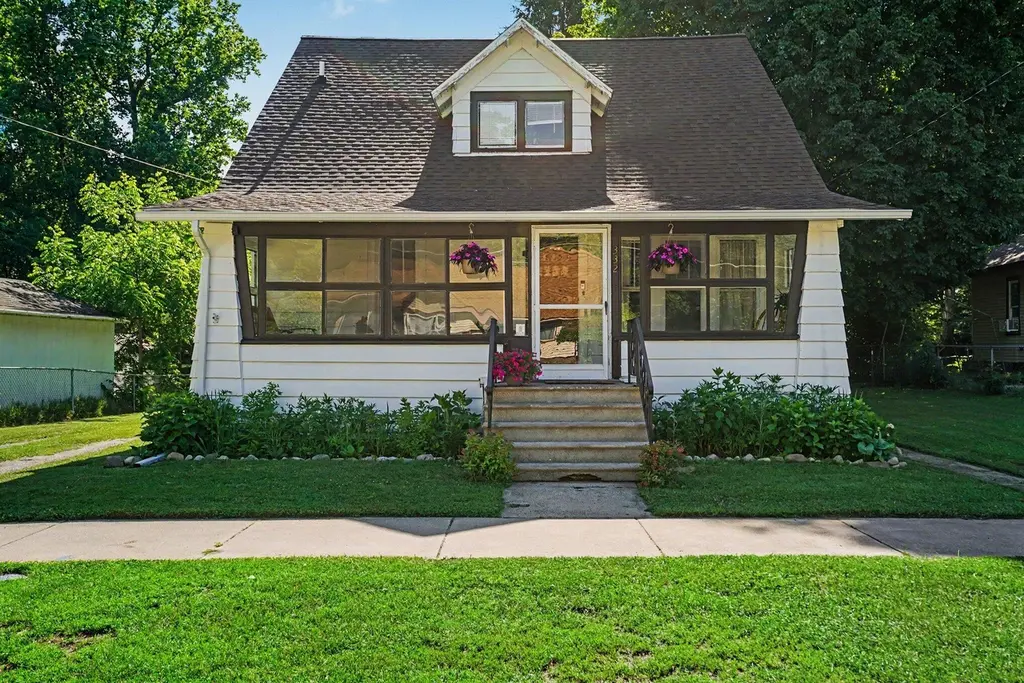 332 High View St