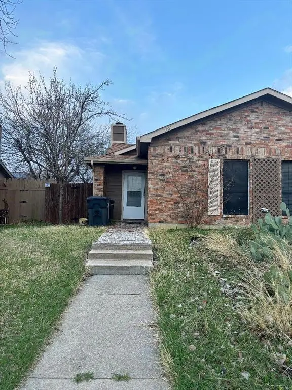 1107 Rimcrest Dr