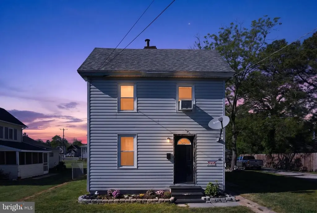 40 W Chesapeake Ave