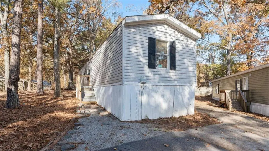 6266 Dorsett Shls