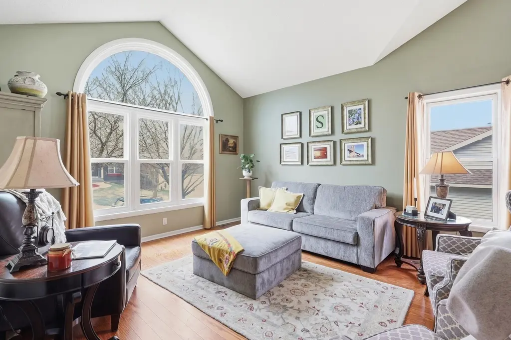 14657 Bridle Ridge Trl NE