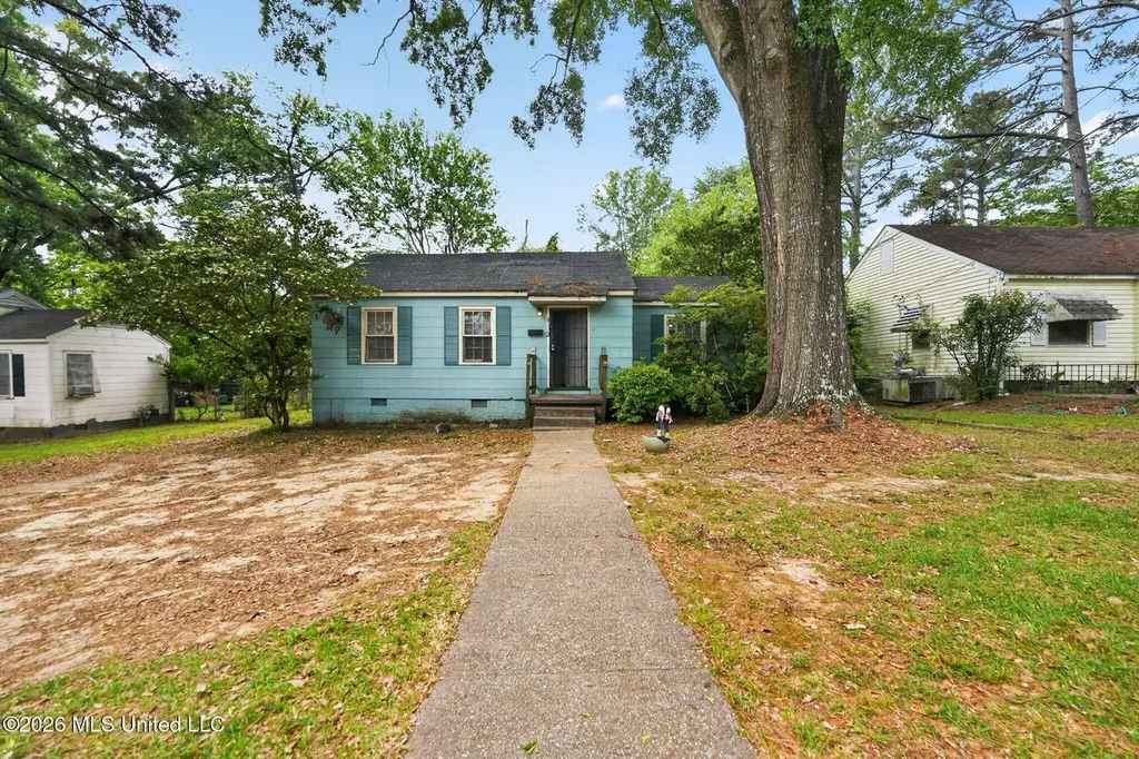 617 Woodbury Rd