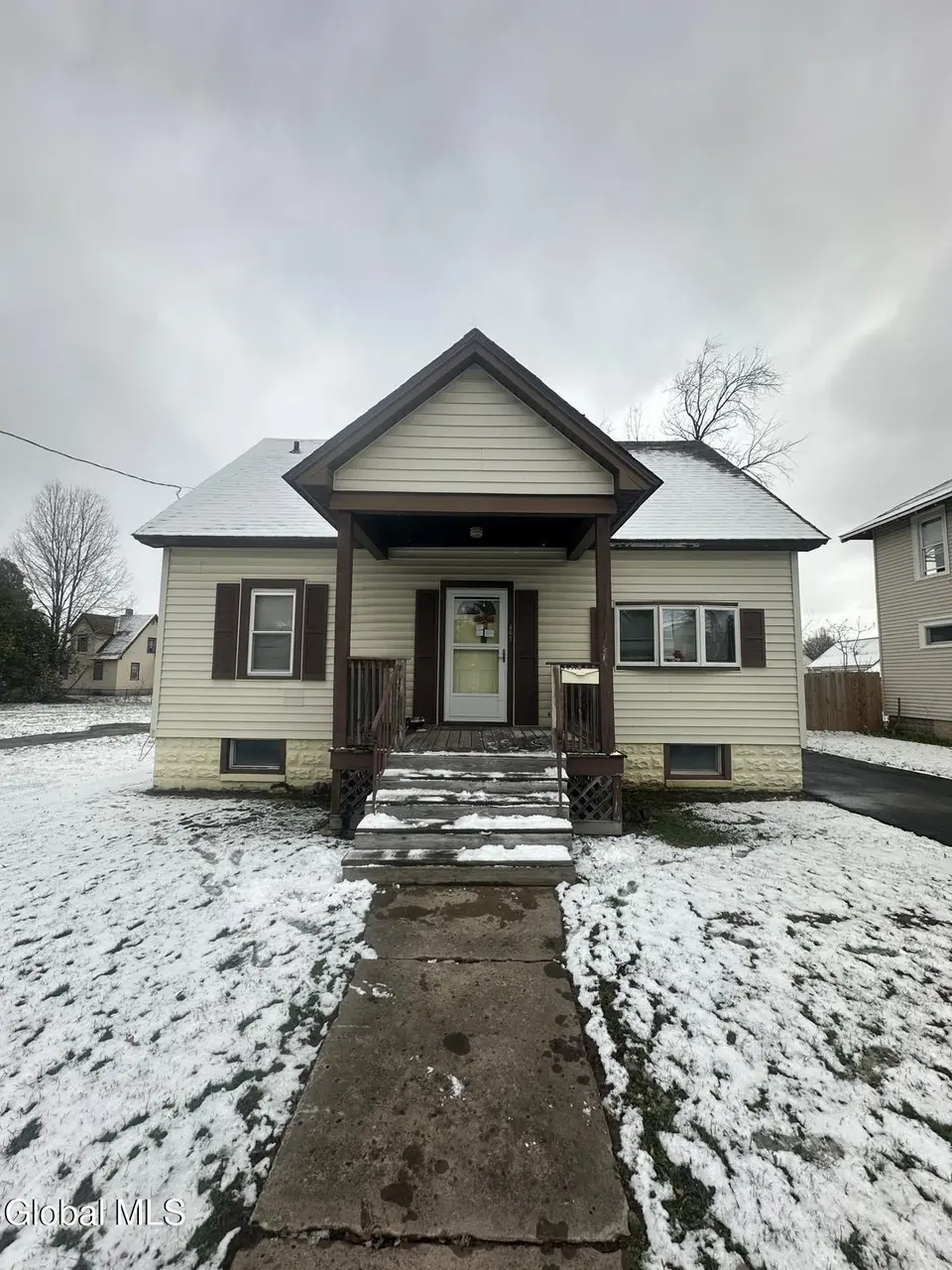 407 E Bloomfield St